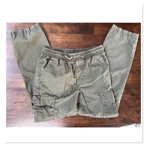 GAP Boys Lightweight Cargo Pants - Picture 2 of 9